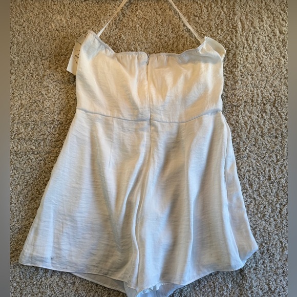 White Knot Detail Halter Romper - Size Large - NWOT - Picture 5 of 5